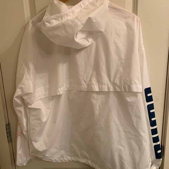 Puma Windbreaker - Picture 7 of 8